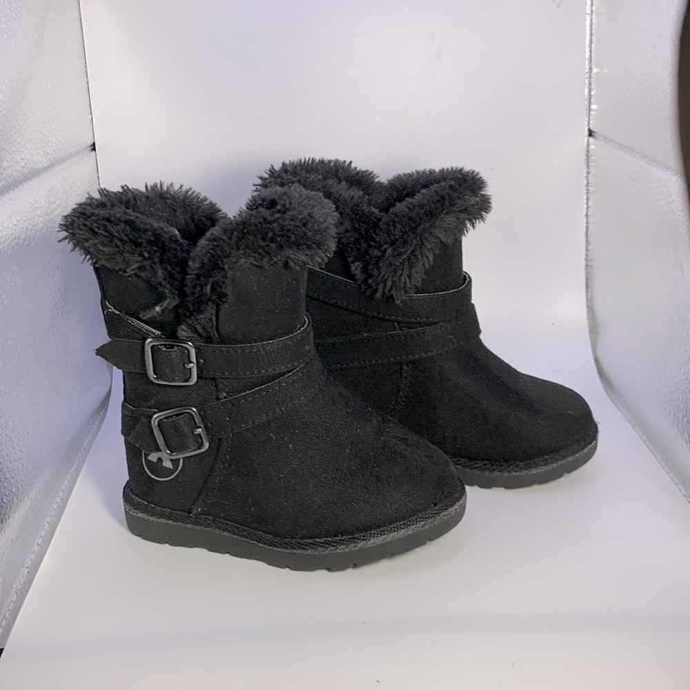 Air Walk toddler suede boots size 6 in excellent condition
